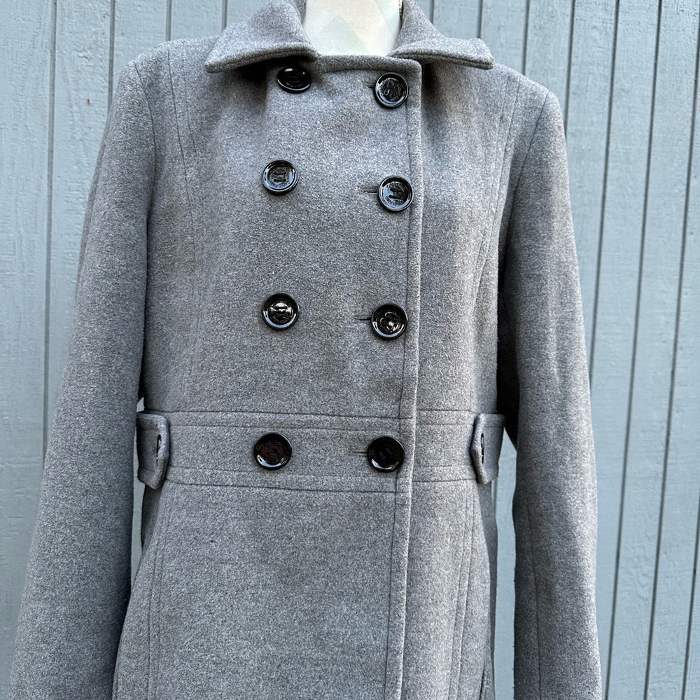 Cute Fitted Grey Coat - Picture 3 of 9